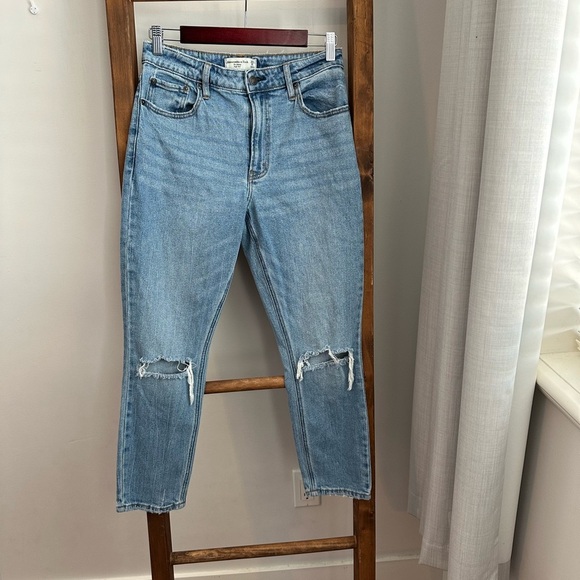 Abercrombie Curve Love High Rise Skinny Jean - Picture 2 of 5